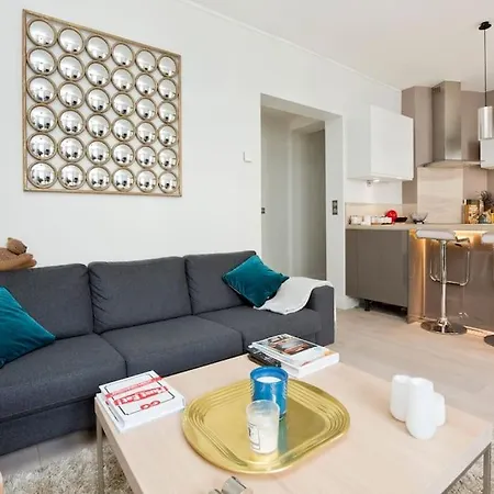 De Luxe 1 Tour Eiffel Avec Balcon Apartman *
