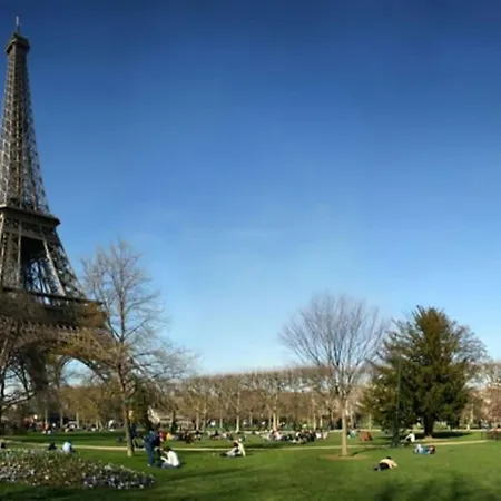 Apartman De Luxe 1 Tour Eiffel Avec Balcon *