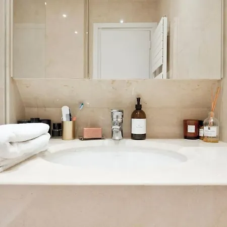 De Luxe 1 Tour Eiffel Avec Balcon شقة *